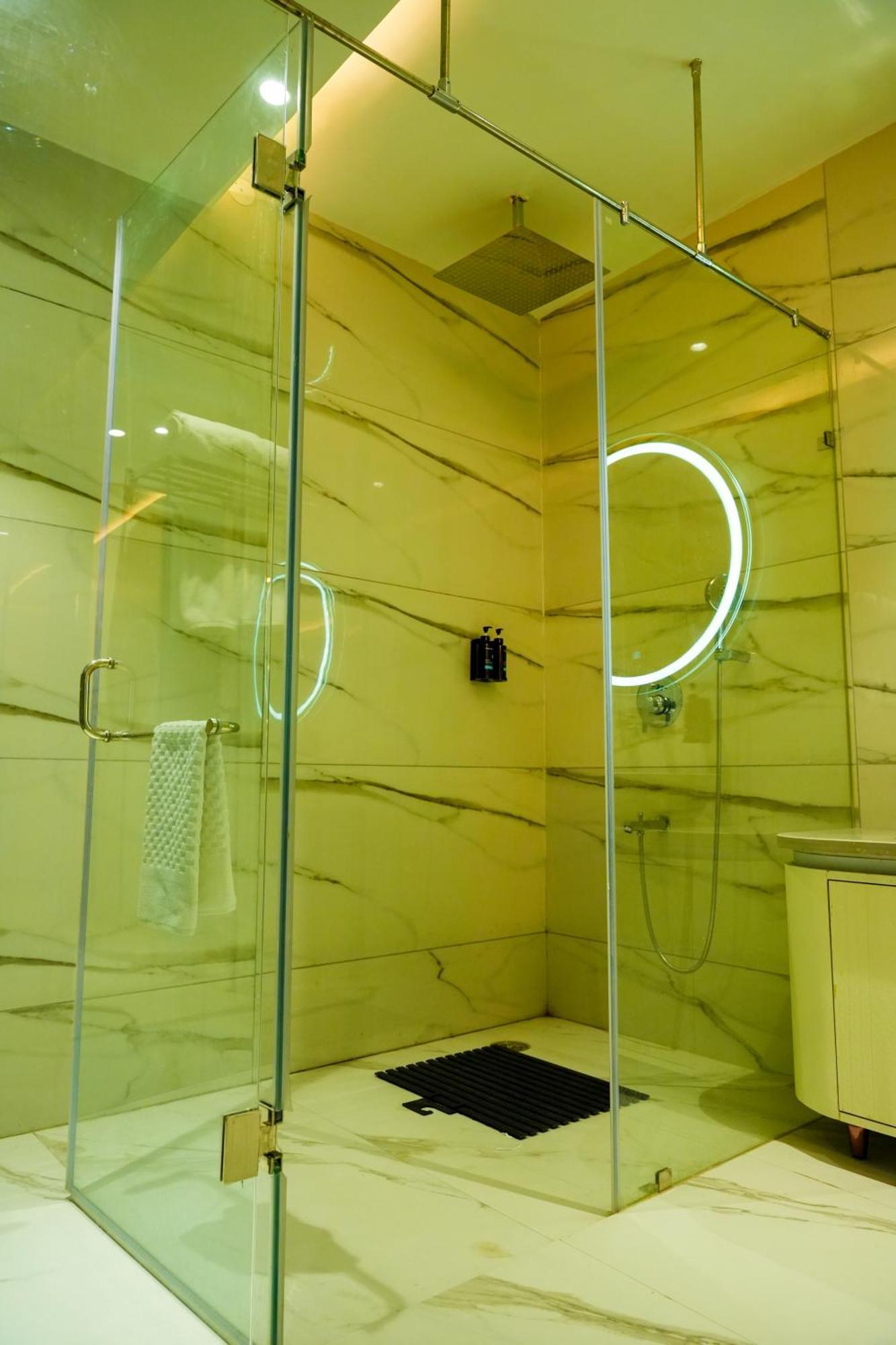 Hotel Adsan Heights Gajraula Екстер'єр фото