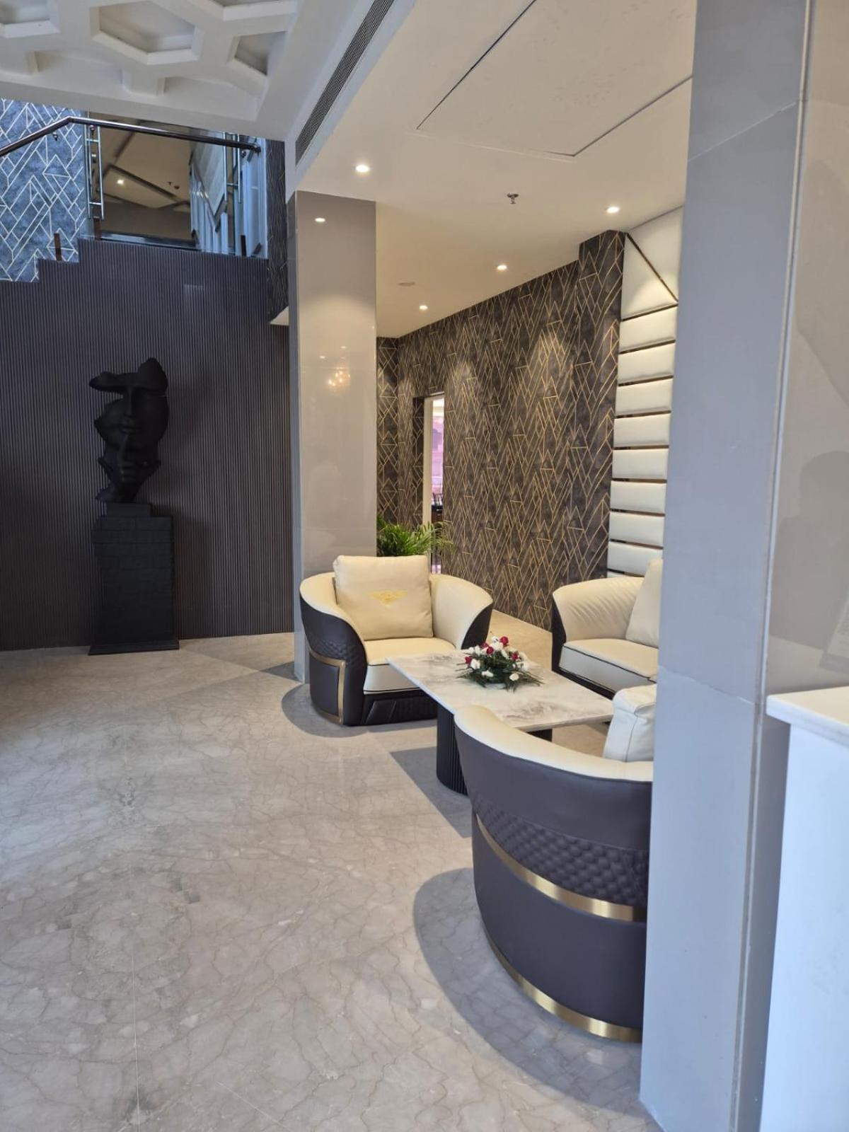 Hotel Adsan Heights Gajraula Екстер'єр фото